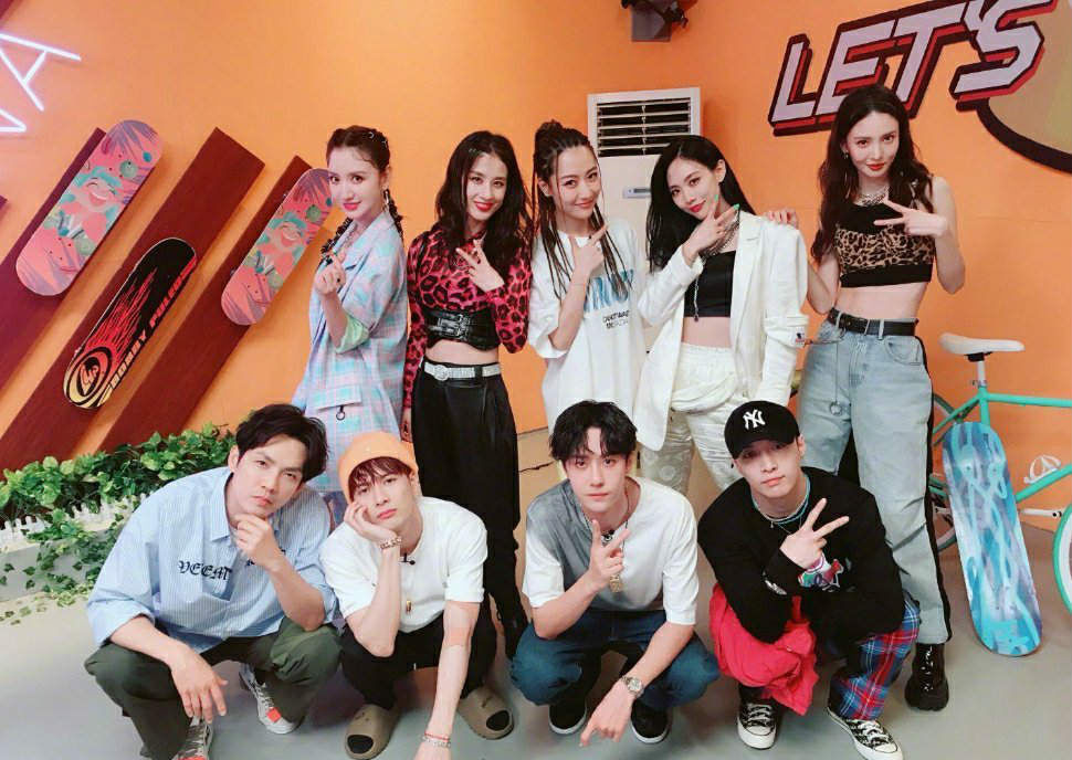  合影|这就是街舞：张萌不敢与王一博合影，总决赛易烊千玺将回归