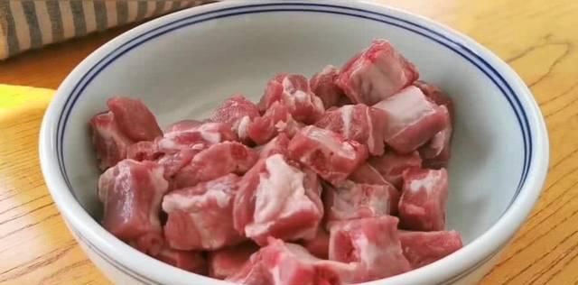  瞬间|我家排骨从不炖着吃，淋2个鸡蛋，不加一滴水，上桌瞬间被扫光！