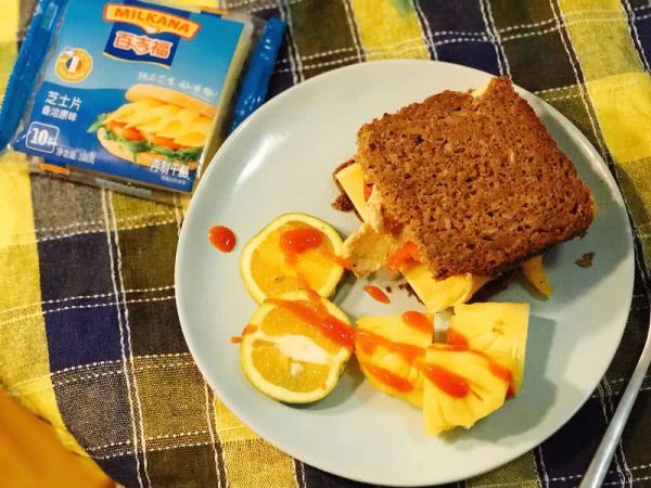  彩椒|黑麦面包芝士烤鸡堡