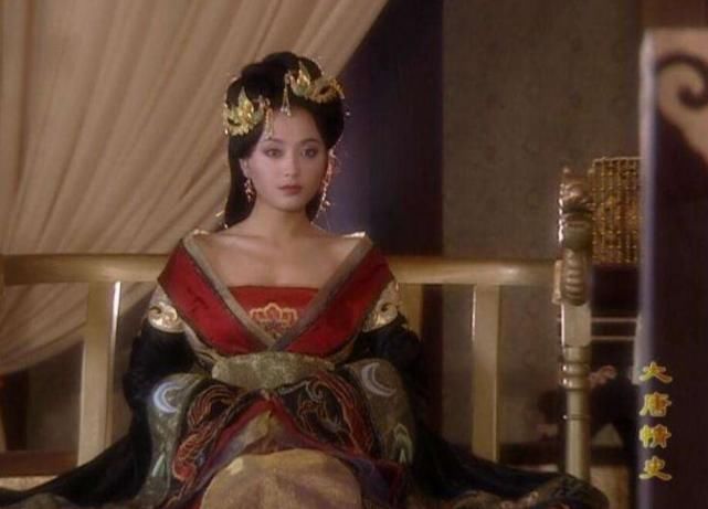 催婚|星里话丨面对催婚催生压力，秦岚：我的子宫使不使用，关你什么事？