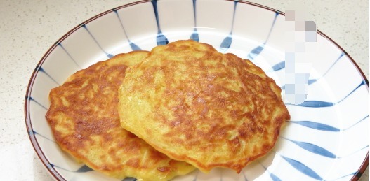 加上|多给孩子吃苹果,加上鸡蛋搅一搅,锅里一摊,孩子天天嚷着吃