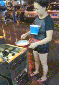  搞笑|搞笑GIF：用闺女钓小龙虾？确定是亲生的吗？