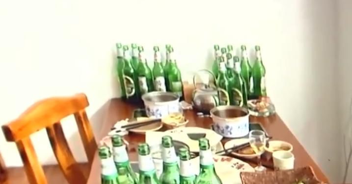  霸王|3名男子吃“霸王火锅”，不付钱还提无理要求，女老板：头1次见