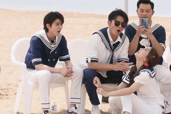  待遇|baby还真是团宠待遇，一期节目换了三件衣服，想剪辑都难啊