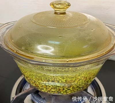  鲜绿|这样煮的绿豆汤,开花酥烂,颜色鲜绿,还能节省不少煤气!