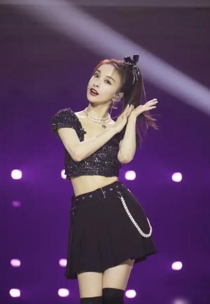  宁静|真的假的？网友曝料《乘风破浪的姐姐》内幕，称组里一片腥风血雨