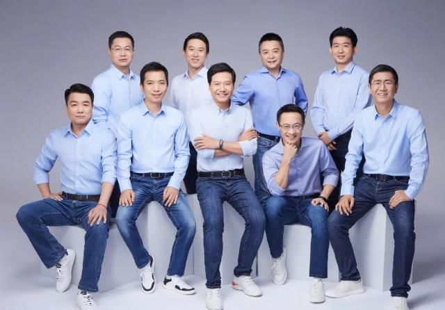 马斯克|马斯克成世界第四富,有钱人爱的基本款怎么穿才好看?