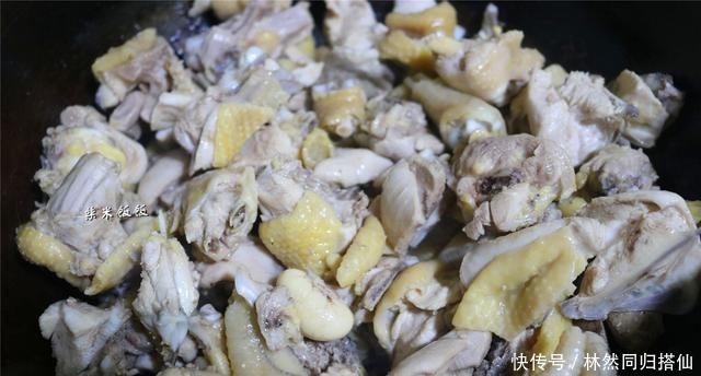 南瓜炖小鸡|鸡肉和它是绝配，可惜很多人没吃过，2元一斤，现在吃正当时