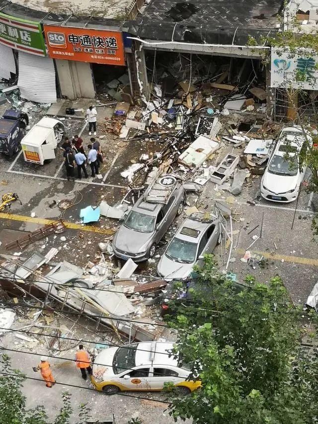  液化气罐|救援时发生爆炸，8名消防员受伤倒地！“它”是火场的“定时炸弹”