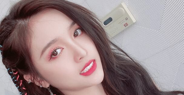  特别|吴宣仪发自拍庆祝新综艺, 看到她的颜值之后: 也太美了吧