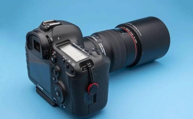  EOS|入门但不低端，Canon EOS R6开箱