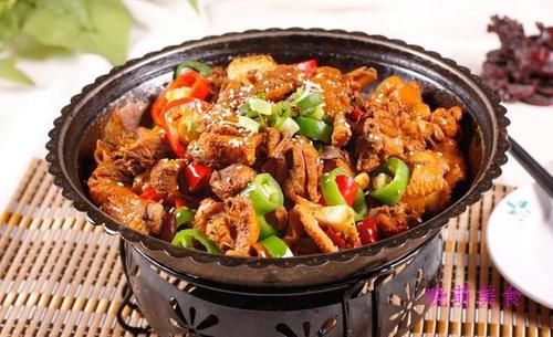  家常|洋葱爆腰花、椒盐牛肉、土豆地锅鸡的家常做法，营养美味