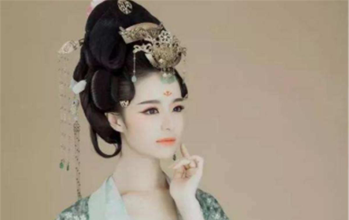能挡|少女:“一杆银枪能挡雄兵百万”,乞丐对出下联后,娶少女做新娘