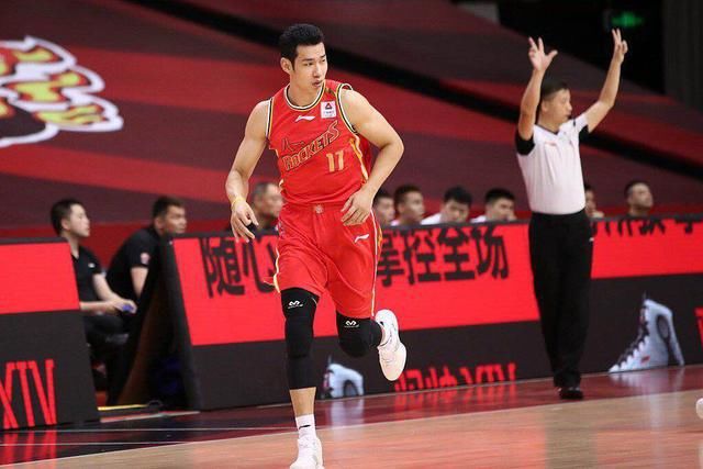  场上|不争气！八一末节崩盘，净输25分送对手大逆转，1人5场上双该重用