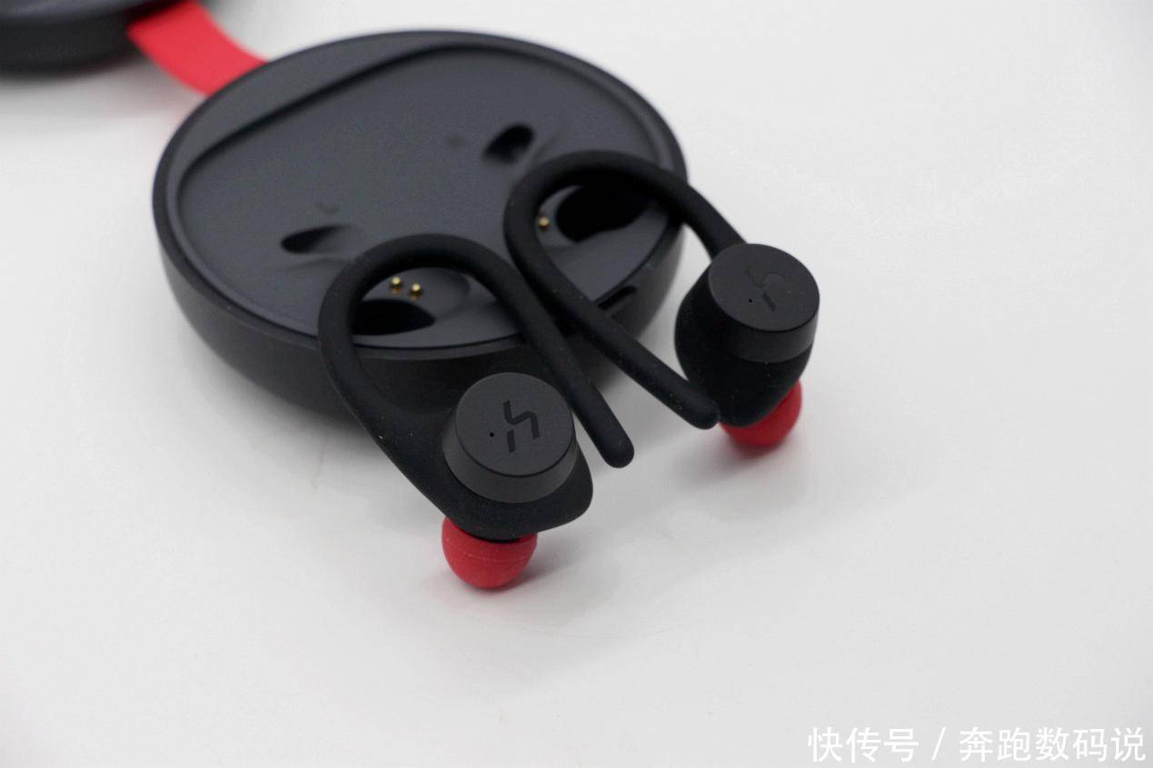 充电仓|运动达人必备：多种佩戴方式于一身，HAKII无线蓝牙耳机评测