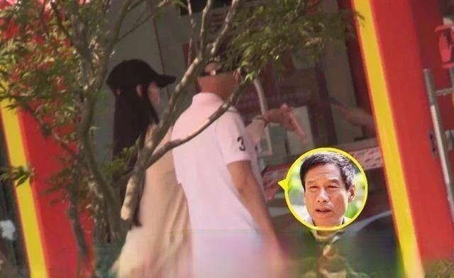  婚姻|62岁老戏骨约会长发清纯美女，单独吃饭同回酒店，30年婚姻有危机