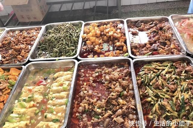 富士康|富士康员工为何宁愿在食堂排队,也不愿出去吃饭,原因都在食堂里