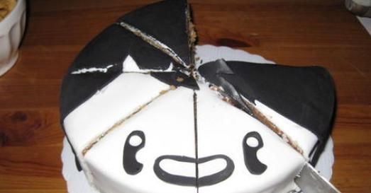 吃蛋糕|蛋糕切三角吃太浪费了,换个“新切法”,每次吃都跟新鲜的一样