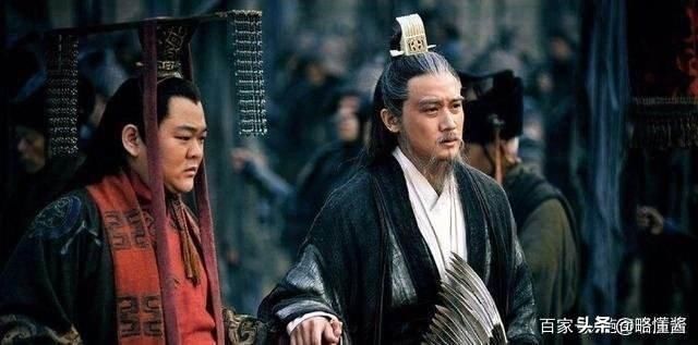  阿斗|诸葛亮临死前，阿斗问了一句话，诸葛亮方醒悟：原来你在装傻