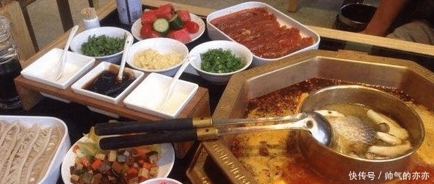吃火锅|吃火锅时,服务员问“要不要加汤”,这是一个暗语,你知道吗?