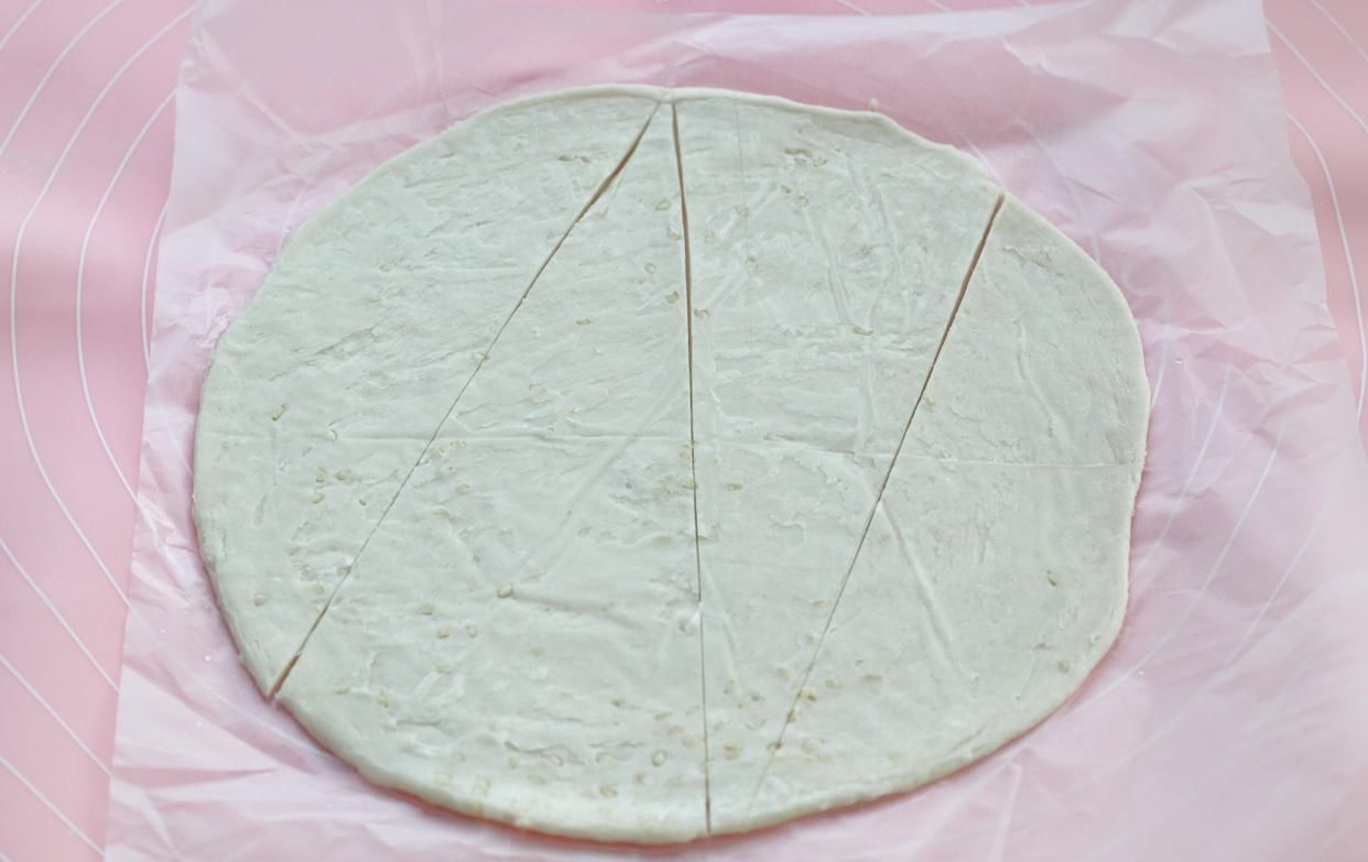  自制|自制懒人早餐，一切一卷再一烤，香酥美味口感好，吃上就不想停嘴