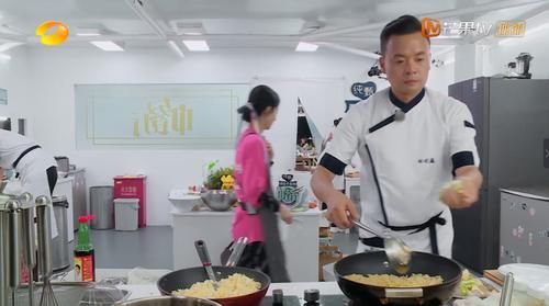  蛋炒饭|《中餐厅》林大厨的厨艺究竟如何？看到他做的蛋炒饭，服了！
