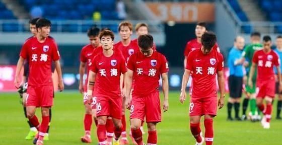 宋株薰|中国足球罕见一幕:中超新贵从一队连签11人,可组建1套首发阵容