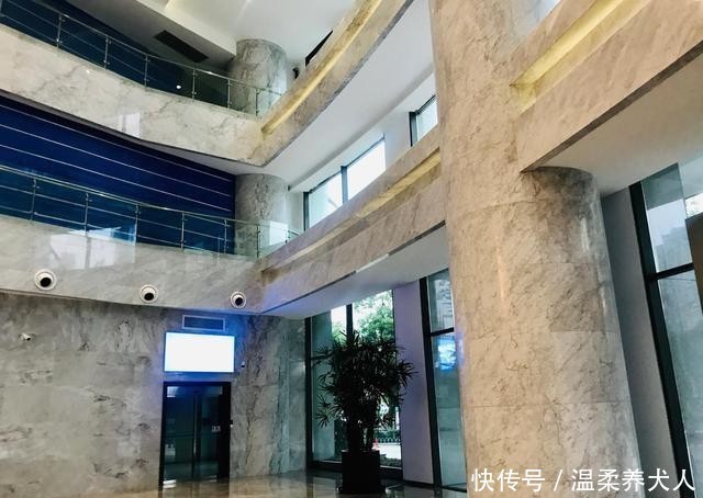  每秒|这栋大楼的高速电梯特快，每秒6米，有坐飞机的感觉