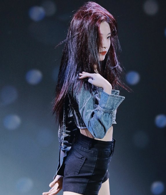  风格|?SNH48总决赛孙芮勇获第一，酷爱暗黑风的小姐姐，果然强