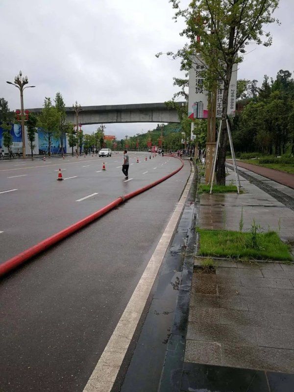 内江市|暴雨后形成堰塞湖 内江市市中区多部门联动处置险情