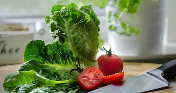  黑色素|酱油吃多了皮肤会变黑？错！一些食物才会让你越吃越黑