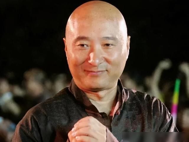 观众心中|从春晚常驻到“销声匿迹”，21年拒上春晚的陈佩斯，如今怎样了