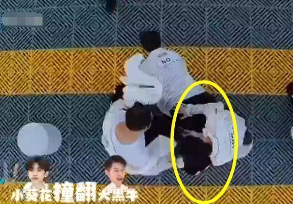 男团|蔡徐坤游戏故意推翻李晨,沙溢看不下去,暴露跑男团真实关系