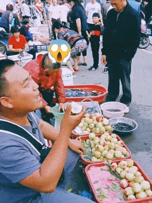  搞笑|搞笑GIF：大姐淡定的等人来救