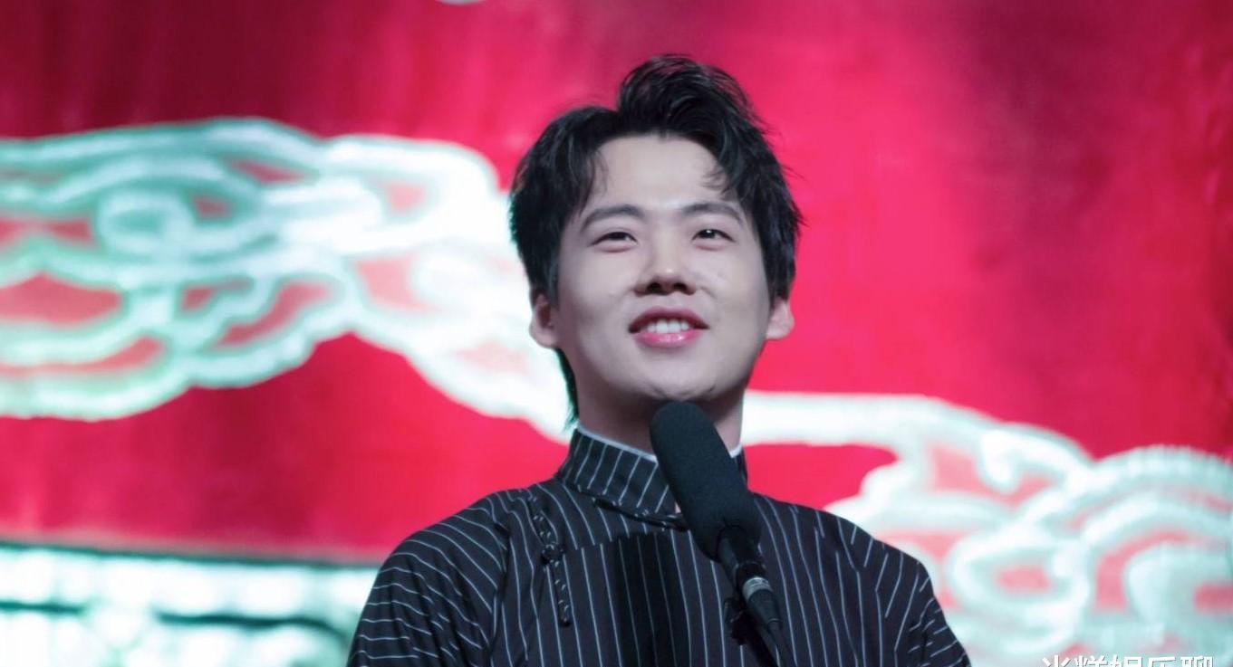 考验|考验跑男兄弟团颜值的时候到了,发布会现场没有空调,大汗淋漓形象登场