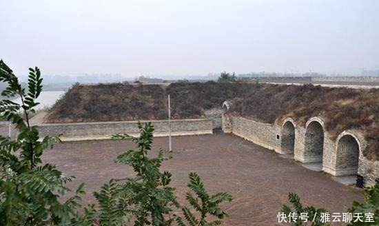 应天府|朱元璋称帝后选一小县为国都, 刘伯温说七字, 朱元璋立即放弃