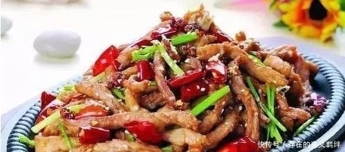 洗净|美食推荐:香卤豆腐丝、番茄金针肥牛、干煸肉丝、香煎海鱼干做法