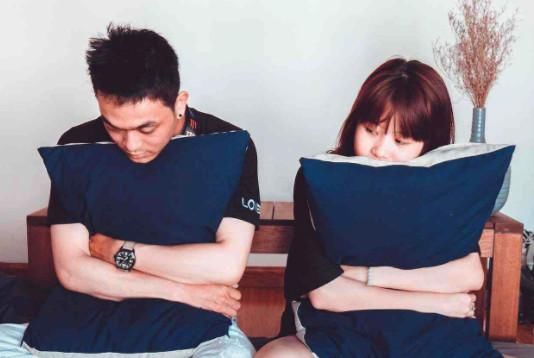  勉强|不合适的情侣，有这“3个特征”，感情上不要勉强自己！