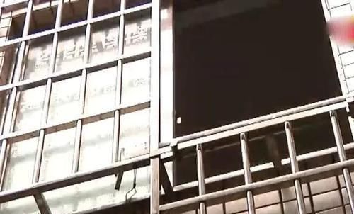  逃生|家里有小孩的别装防盗窗了，新型防盗窗能防盗还能逃生，家家必备