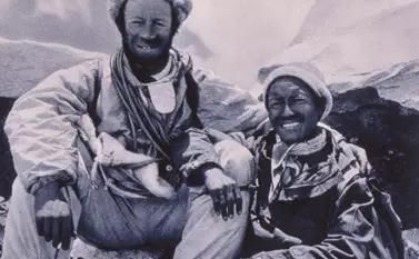  尝试|第一个登顶世界之巅的探险家都经历了什么？