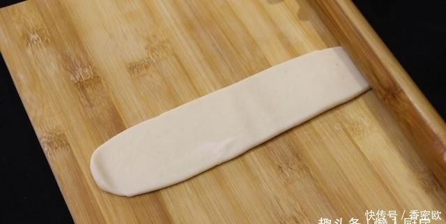 外皮|在家不出门,教你红薯饼的新做法,外皮酥的掉渣,看到它口水直流