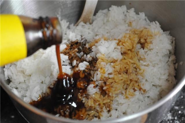 适量|?蛋炒饭,不要直接下锅!教您一妙招,米饭更入味、弹牙劲道