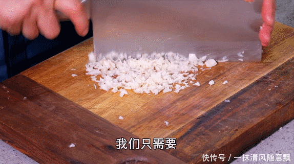  制作|薄脆的冰花煎饺，制作出“冰花”只需要1碗“水”！比煎饺还好吃