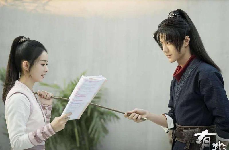  CP|《天天向上》迎来重咖，赵丽颖王一博合体，这对相差10岁的CP要火