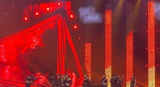 声音|青春有你2总决赛,虞书欣没声音唱功翻车,小鬼看《猎》表情直接