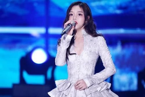  谈网暴泪洒|黄霄云谈网暴泪洒舞台，对一个人的恶意居然可以达到这种程度