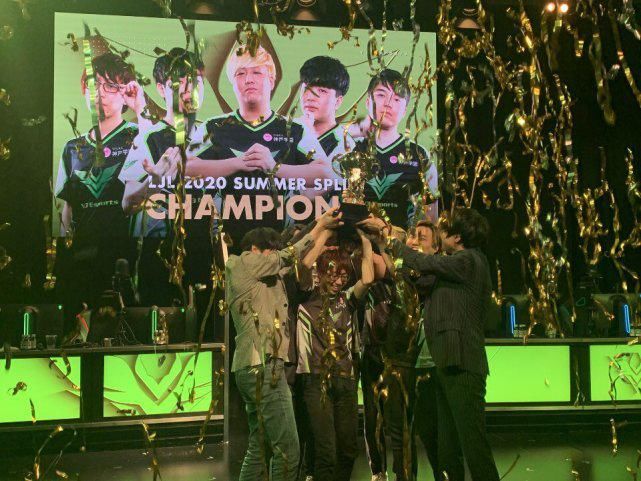 五连冠|S10战队巡礼之V3：击碎DMF五连冠 LJL新王者首登世界赛舞台