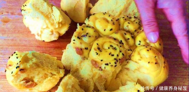 红薯|秋冬多吃红薯,不用烤箱不用电饭煲,面点师教我做红薯拉丝小面包