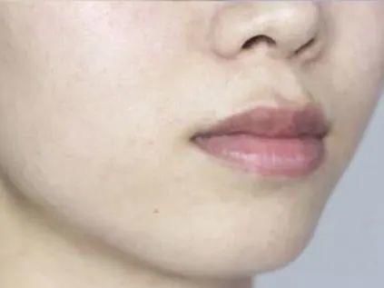  图源微博|我惊了，现在的国货护肤品为了博出位都能努力成这样？