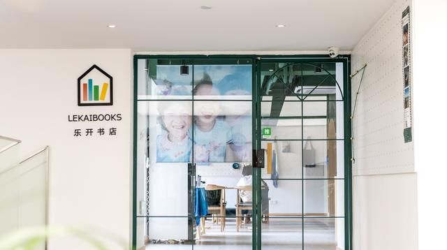  环游|上海夫妻开移动书店，一家五口开书车环游中国，58天跑9千公里